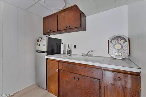 Kitchen - 9868 Unity Rd, Poland, OH 44514 photo 4 of 5