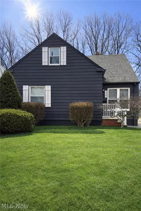 427 E 275 St, Euclid, OH 44132