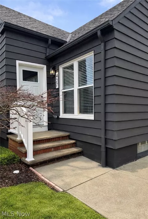 427 E 275 St, Euclid, OH 44132 photo 3