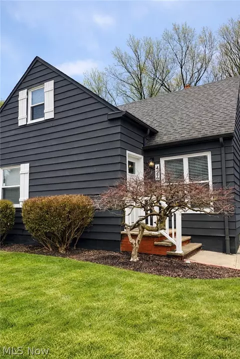 427 E 275 St, Euclid, OH 44132 photo 2