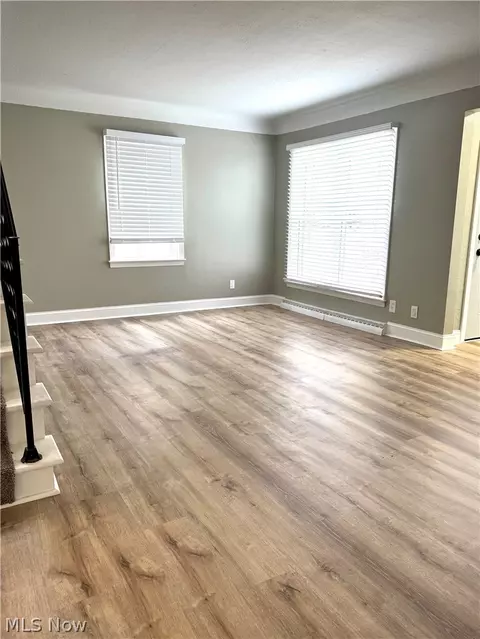 427 E 275 St, Euclid, OH 44132 photo 7