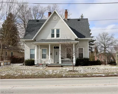 216 S Clay St, Millersburg, OH 44654