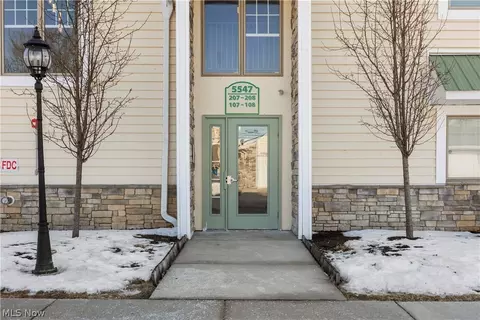 5547 Beavercrest Dr #107, Lorain, OH 44053