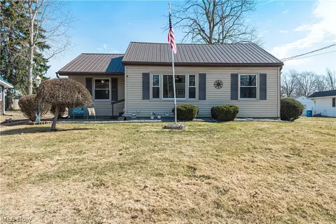 136 Minnesota Ave, Ashtabula, OH 44004 photo 2