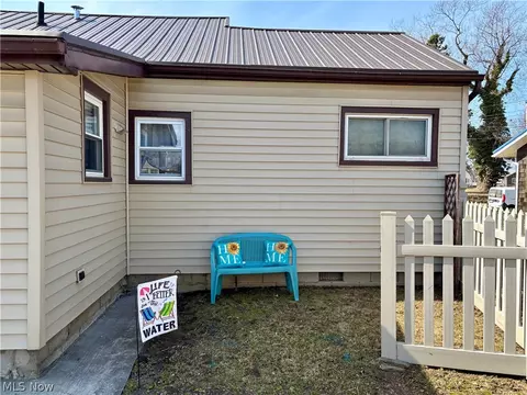 136 Minnesota Ave, Ashtabula, OH 44004 photo 5