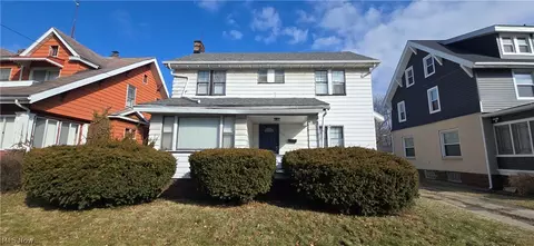 370 Lora Ave, Youngstown, OH 44504