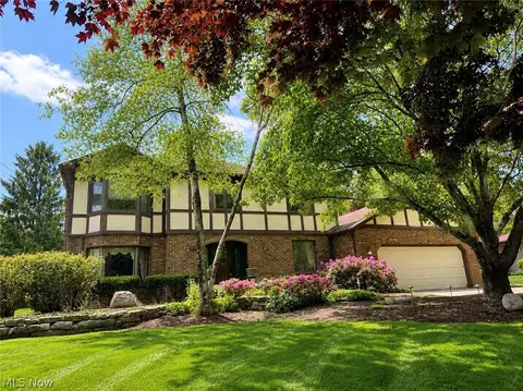 4049 Alvacardo St, Canfield, OH 44406