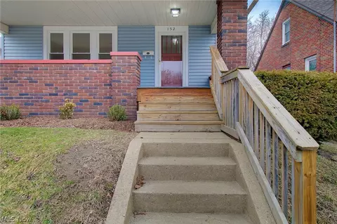 152 E Mill St, Alliance, OH 44601 photo 3