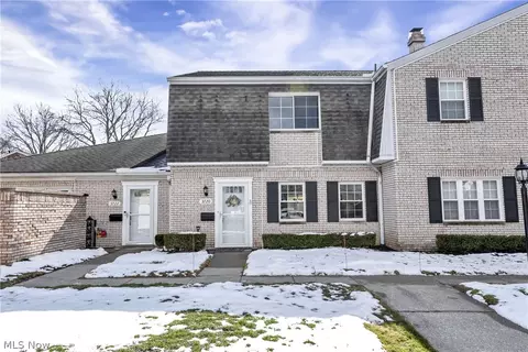 3720 Addington Ct #M177, Fairview Park, OH 44126