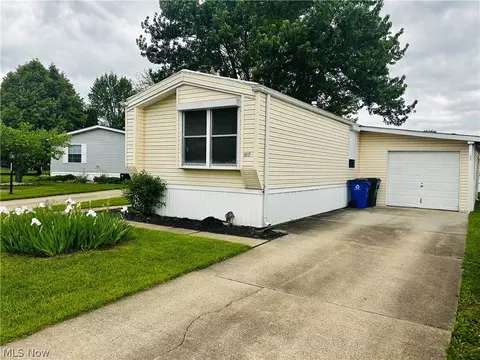 1517 Lady Anne, Streetsboro, OH 44241