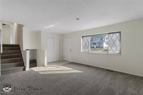 804 Carpenter St, Akron, OH 44310 photo 3