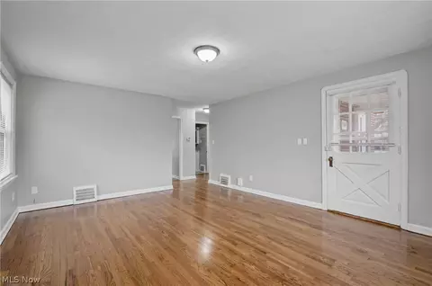 144 Roosevelt Ave, Elyria, OH 44035 photo 6