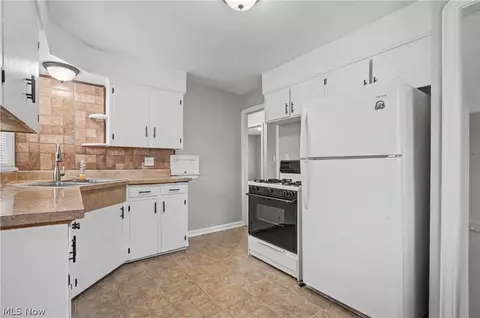 144 Roosevelt Ave, Elyria, OH 44035 photo 10