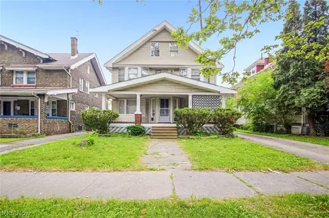 3033 West Blvd, Cleveland, OH 44111