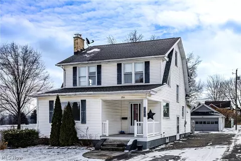 206 33rd St NW, Canton, OH 44709