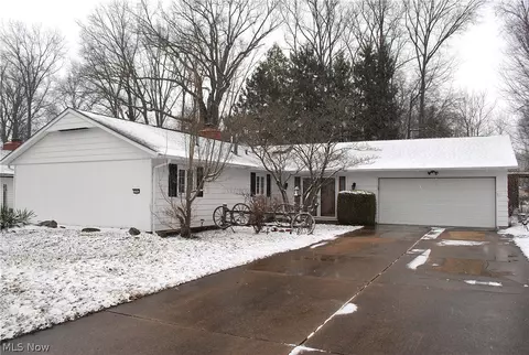5743 Mills Creek Ln, North Ridgeville, OH 44039