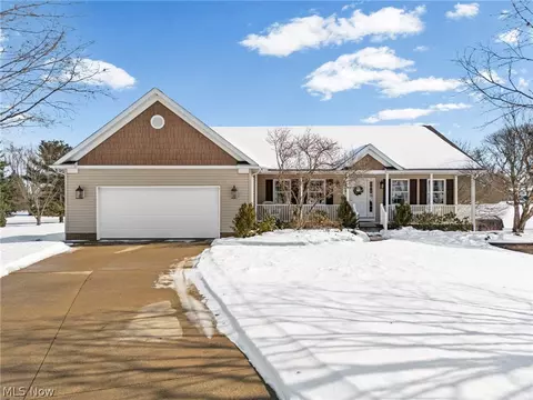 7020 Sweetwater Rd NE, Canton, OH 44721