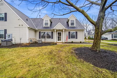 7290 Scottsdale Cir, Mentor, OH 44060