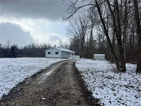 1788 Mills Rd, Ashtabula, OH 44004