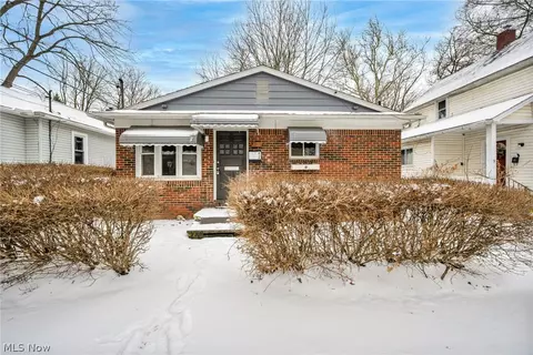 Exterior - 7 Smith Ct, Elyria, OH 44035 photo 2 of 6