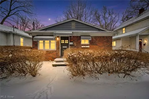 7 Smith Ct, Elyria, OH 44035