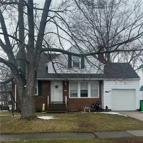 364 Walworth Ave, Euclid, OH 44132