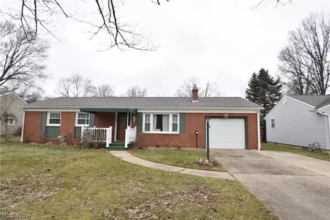 888 Edenridge Dr, Boardman, OH 44512
