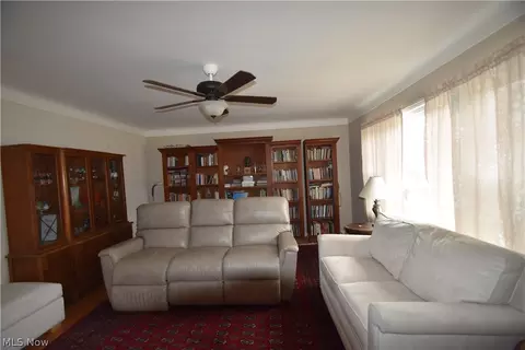 Living - 888 Edenridge Dr, Boardman, OH 44512 photo 3 of 3