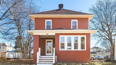 730 Homewood Ave, Zanesville, OH 43701