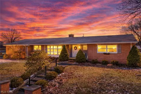 49314 Johnson Dr, Saint Clairsville, OH 43950
