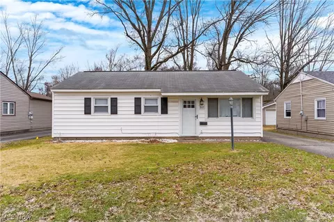 517 Ophelia St, Newton Falls, OH 44444