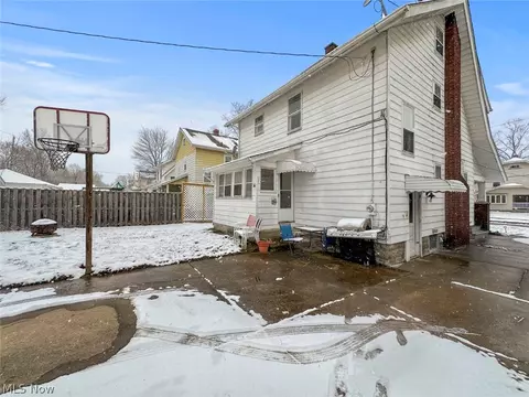 Exterior - 32 Como St, Struthers, OH 44471 photo 3 of 7