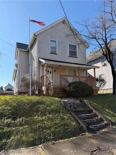 54 Spring St, Struthers, OH 44471 photo 2