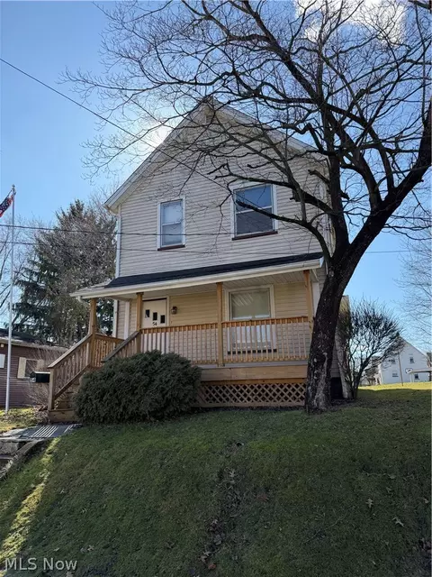 54 Spring St, Struthers, OH 44471
