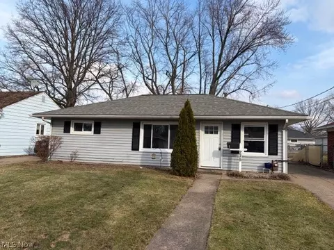 275 Lynne Dr, Sheffield Lake, OH 44054