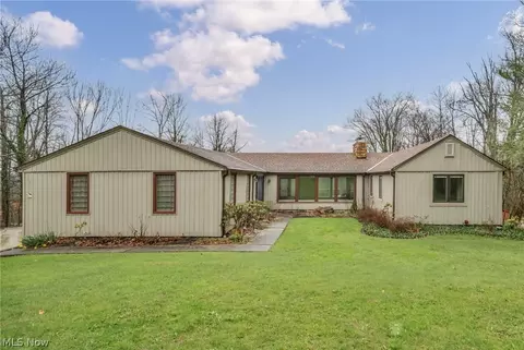 160 River Rd, Hinckley, OH 44233