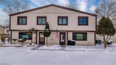 11686 Clubhouse Dr, North Royalton, OH 44133
