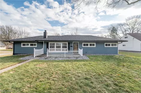 4103 Woodmere Dr, Youngstown, OH 44515