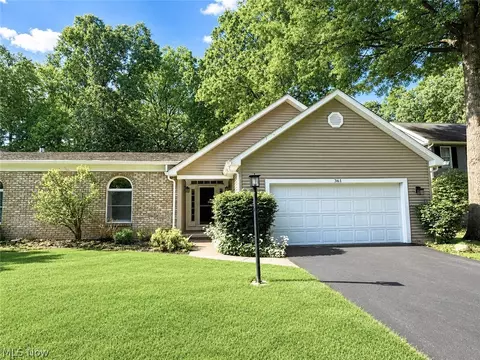 361 Hilltop Blvd, Canfield, OH 44406