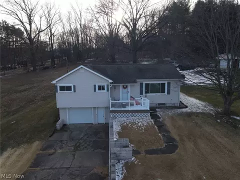 1814 Saltwell Rd, Dover, OH 44622