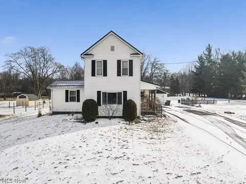 2420 Beechwood Ave NE, Alliance, OH 44601