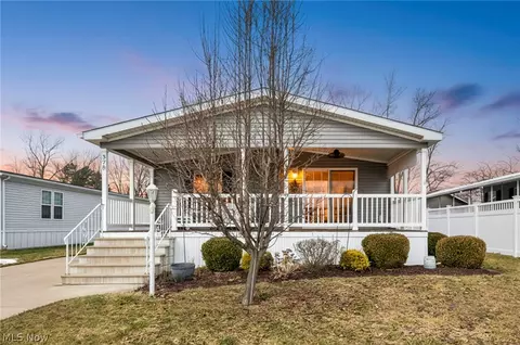 378 Pin Oak, Elyria, OH 44035