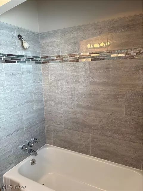 Bath - 5116 Erwin St, Maple Heights, OH 44137 photo 2 of 4