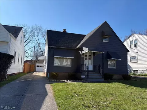 5116 Erwin St, Maple Heights, OH 44137