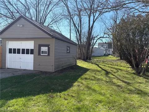 Exterior - 5116 Erwin St, Maple Heights, OH 44137 photo 3 of 4