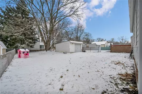 Exterior - 515 E 250th St, Euclid, OH 44132 photo 3 of 6