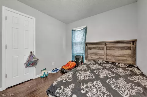 Bedroom - 515 E 250th St, Euclid, OH 44132 photo 5 of 8