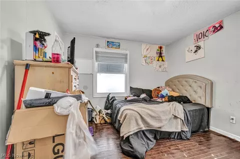 Bedroom - 515 E 250th St, Euclid, OH 44132 photo 1 of 8
