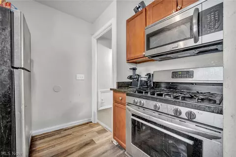 Kitchen - 515 E 250th St, Euclid, OH 44132 photo 3 of 3