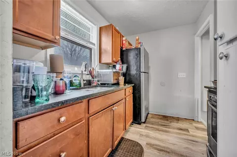Kitchen - 515 E 250th St, Euclid, OH 44132 photo 1 of 3